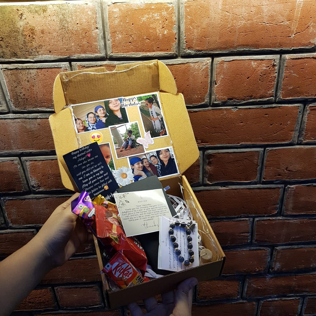 Memoriz Hamper - Gift Hamper for Her with Memory Card and Chocolates