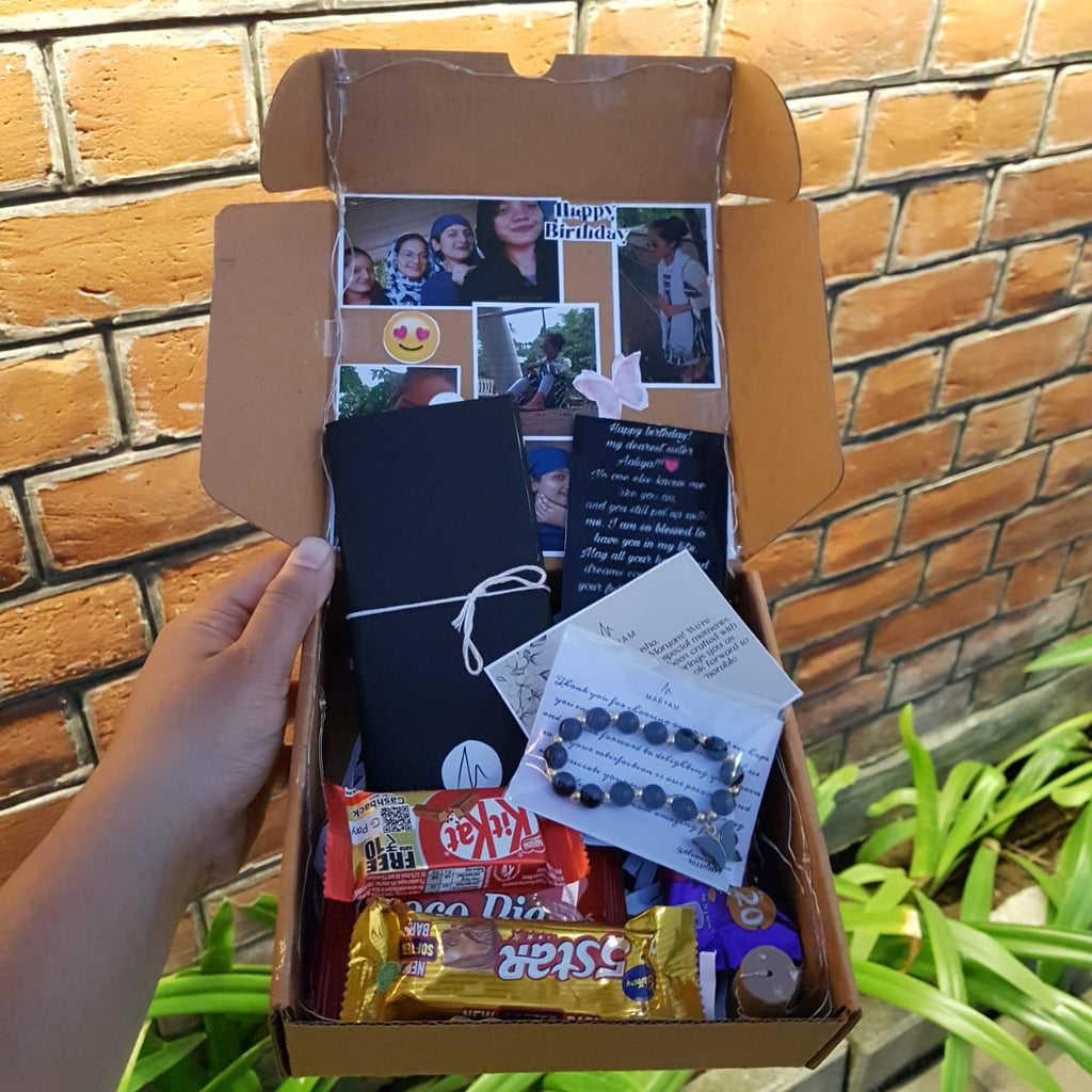 Memoriz Hamper - Gift Hamper for Her with Memory Card and Chocolates